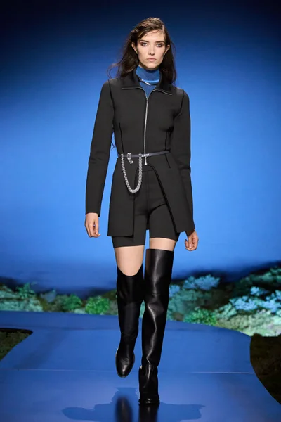 Look 1